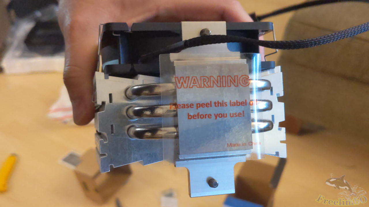 /img/2021-08-21a/Cryorig-M9A_bottom.jpg
