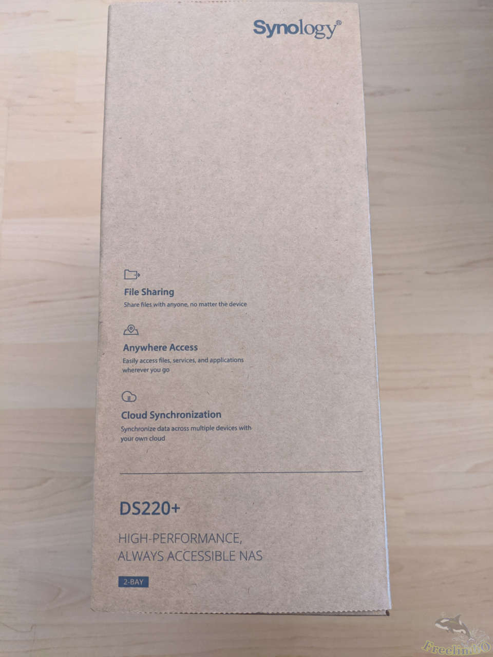 DS220plus_box_3.jpg