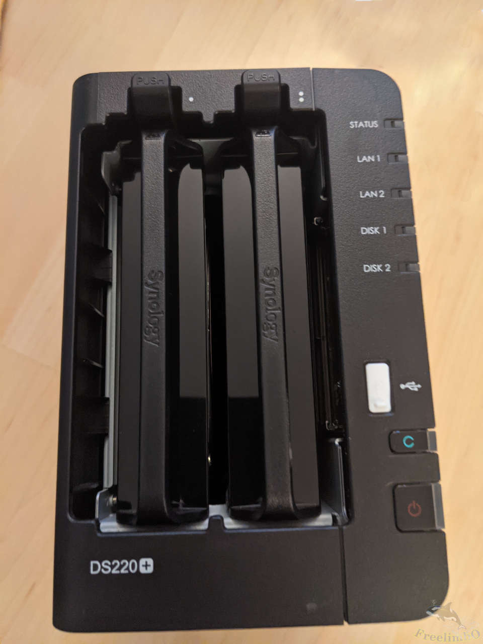 DS220plus_cover_removed.jpg