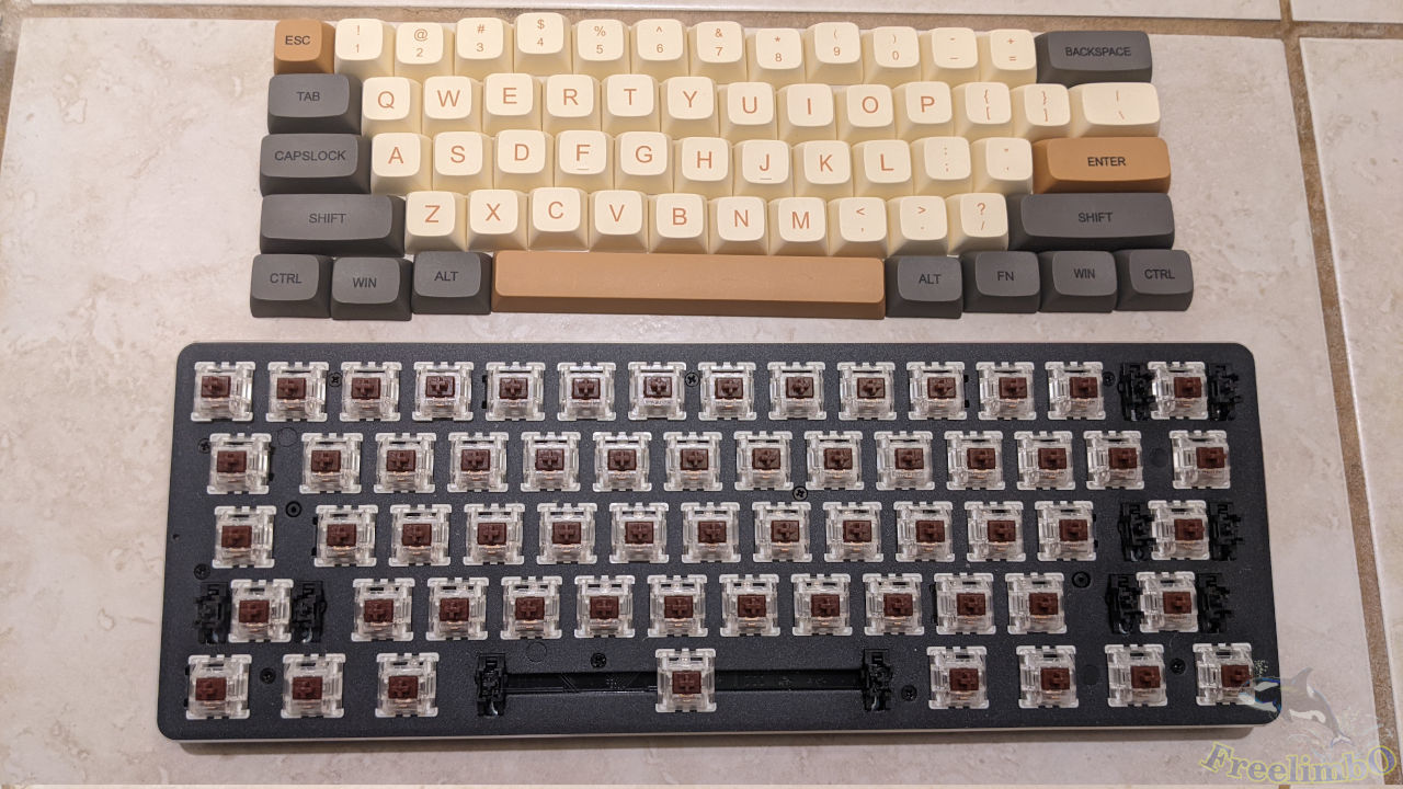 https://freelimbo.ddns.net/img/2022-01-09a/RemovingCaps_1
